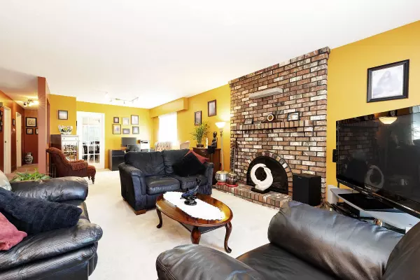 Richmond, BC V7A 1N5,9971 Swansea DR