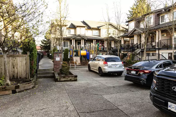 Surrey, BC V3T 0B4,13958 108 AVE #112