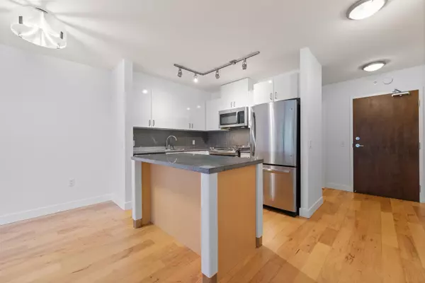 175 W 1st ST #805 North Vancouver, BC V7M 3N9