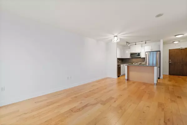 175 W 1st ST #805 North Vancouver, BC V7M 3N9