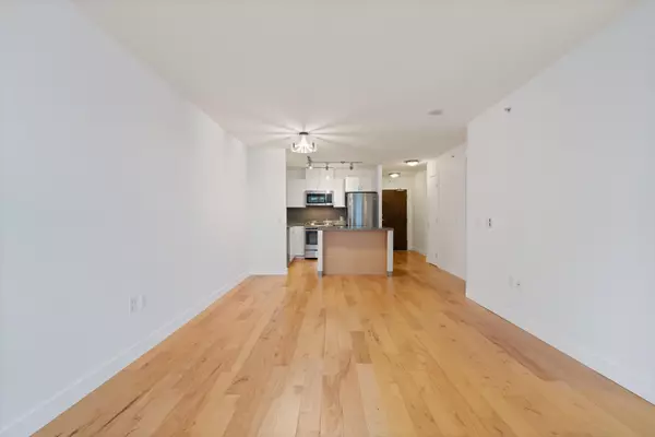 175 W 1st ST #805 North Vancouver, BC V7M 3N9