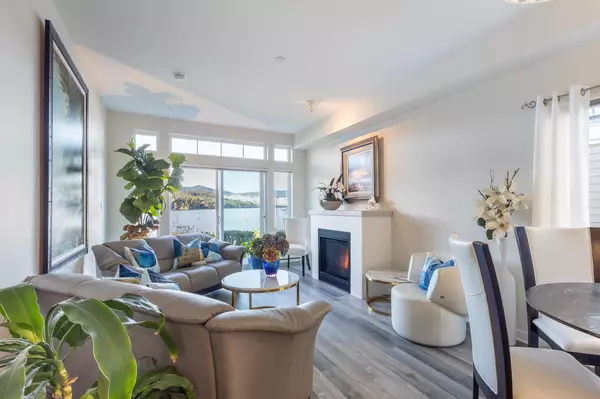 Sechelt, BC V7Z 0S3,5937 Beachgate LN