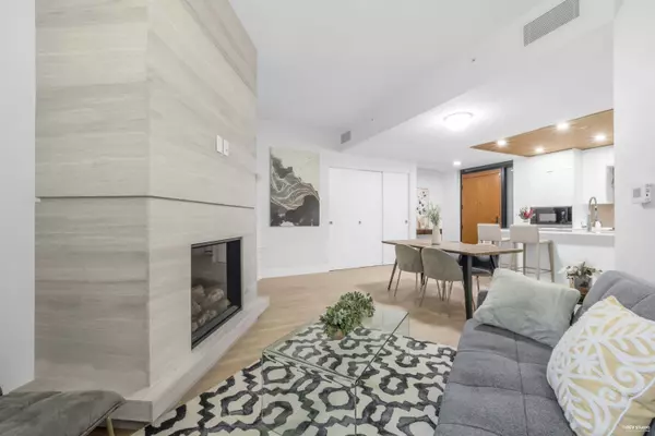 West Vancouver, BC V7W 2B2,6699 Nelson AVE #101