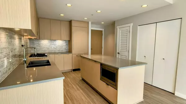 Richmond, BC V6X 0V4,9233 Odlin RD #404