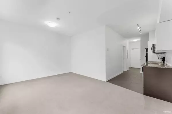 Surrey, BC V3T 0G2,13728 108 AVE #303