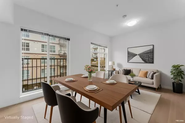 13728 108 AVE #303, Surrey, BC V3T 0G2