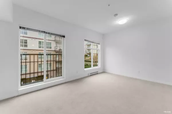 Surrey, BC V3T 0G2,13728 108 AVE #303