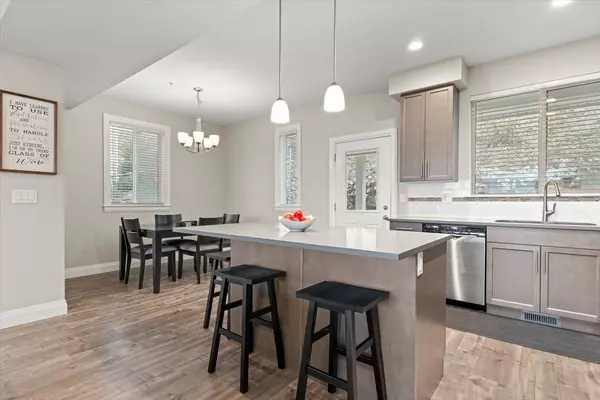 Chilliwack, BC V2R 0W1,6026 Lindeman ST #4