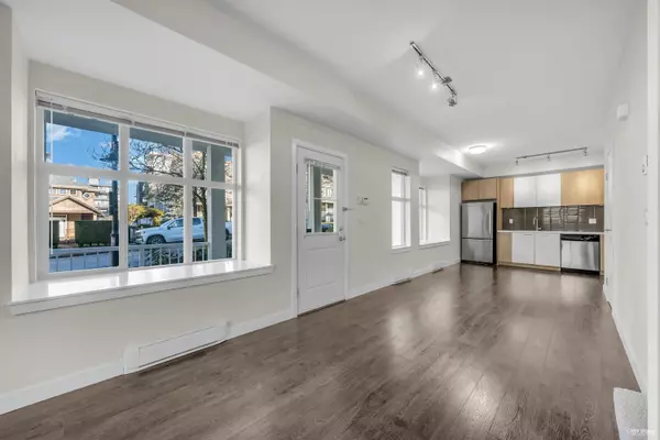 Coquitlam, BC V3J 0B8,618 Langside AVE #201