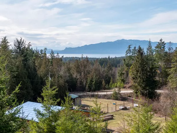 Halfmoon Bay, BC V7Z 1G9,9305 Stephens WAY