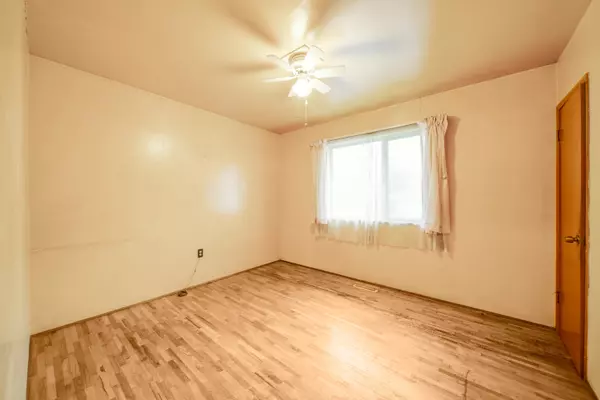 Vancouver, BC V5R 2A7,5284 Slocan ST