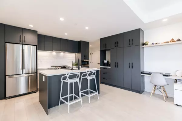 Port Moody, BC V3H 0L3,3038 St George ST #315