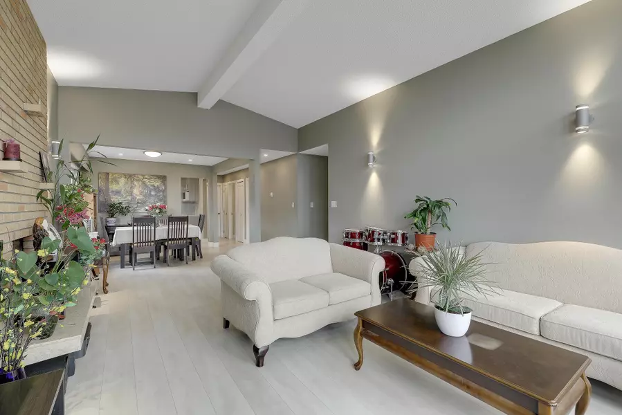 2624 Kitchener ST, Vancouver, BC V5K 3C8