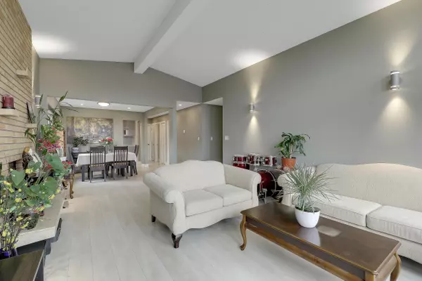 2624 Kitchener ST, Vancouver, BC V5K 3C8