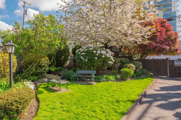 White Rock, BC V4B 3Y1,1354 Winter ST #210