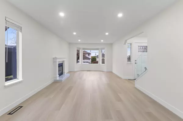 Coquitlam, BC V3B 6P8,1252 Hudson ST