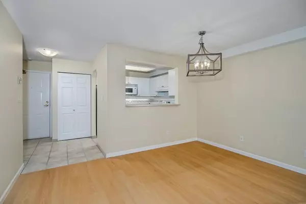 Burnaby, BC V3N 4V8,6707 Southpoint DR #110