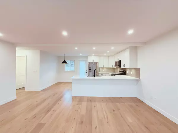 Port Coquitlam, BC V3B 2A6,1967 Dorset AVE