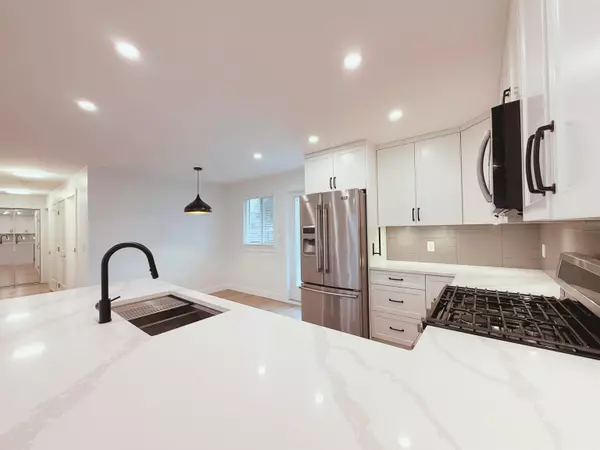 1967 Dorset AVE, Port Coquitlam, BC V3B 2A6