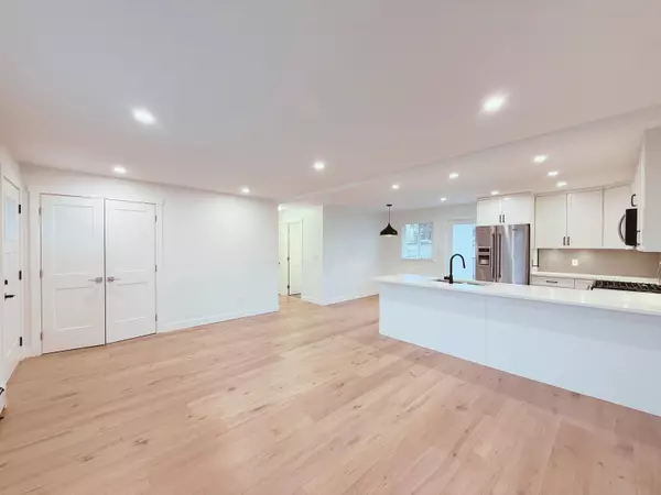 Port Coquitlam, BC V3B 2A6,1967 Dorset AVE