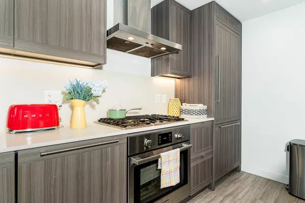 Burnaby, BC V5C 0M2,2351 Beta AVE #1607