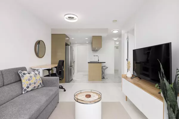 Vancouver, BC V6B 0G4,833 Seymour ST #2702