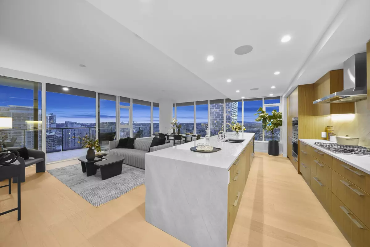 Vancouver, BC V6Z 0H1,1335 Howe ST #3503