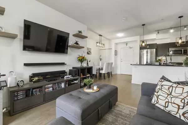 Langley, BC V3A 0E6,20062 Fraser HWY #305