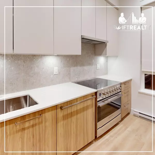 North Vancouver, BC V7J 0G3,2312 Emery CT #102