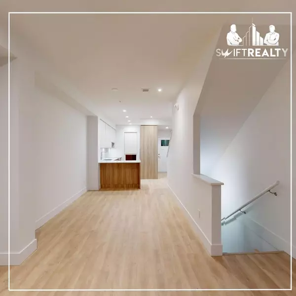 North Vancouver, BC V7J 0G3,2312 Emery CT #102