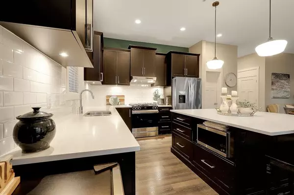 Maple Ridge, BC V4R 0G1,22808 Nelson CT