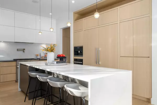 16690 Mcnair DR Surrey, BC V3Z 0P9