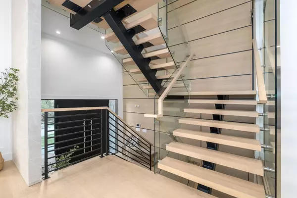 Surrey, BC V3Z 0P9,16690 Mcnair DR