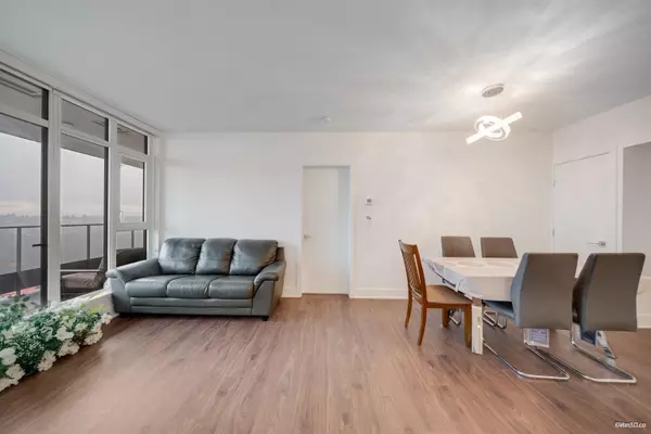 Coquitlam, BC V3K 6C3,450 Westview ST #3107