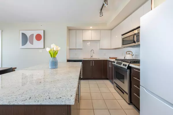 Burnaby, BC V5C 0B2,2289 Yukon CRES #2608