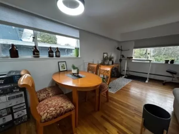 North Vancouver, BC V7M 1J2,357 W 4th ST #8