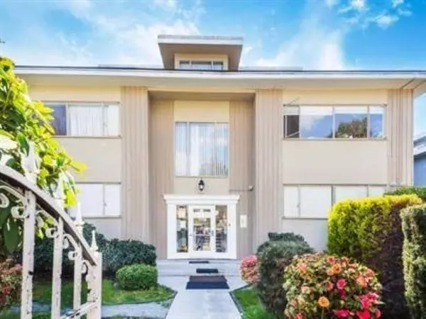 357 W 4th ST #8, North Vancouver, BC V7M 1J2