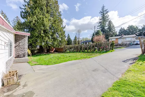 Surrey, BC V3R 4Z5,11411 Loughren DR