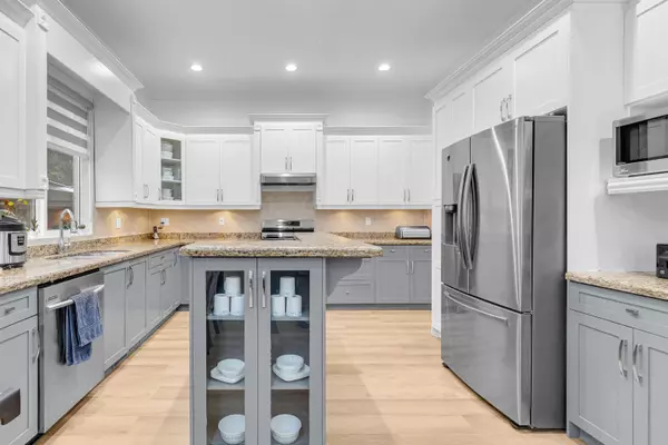 Surrey, BC V3S 1E5,18358 67 AVE