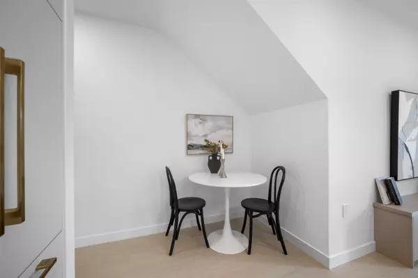 Vancouver, BC V5R 2S6,2329 E 34th AVE #102