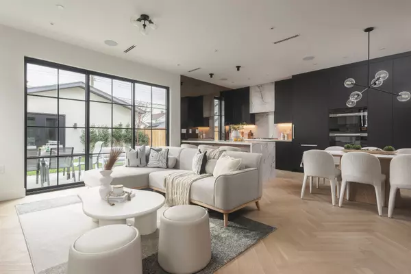 Vancouver, BC V5W 1E6,240 E 37th AVE #2