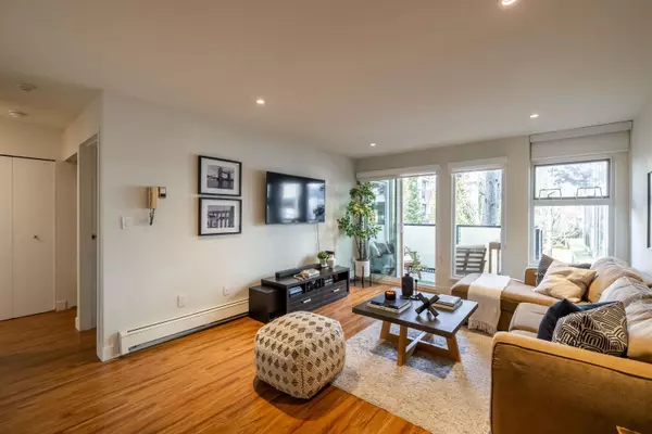 Surrey, BC V4A 6Y6,1850 E Southmere CRES #110