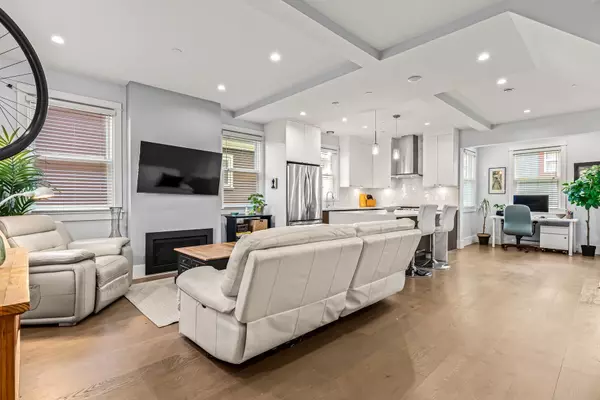 Vancouver, BC V6A 3N4,437 Vernon DR