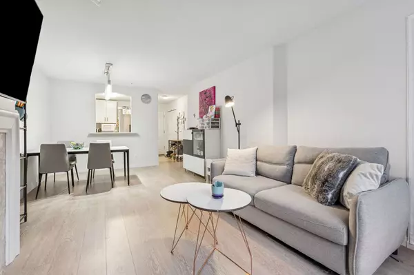 8180 Jones RD #215, Richmond, BC V6Y 3Z6