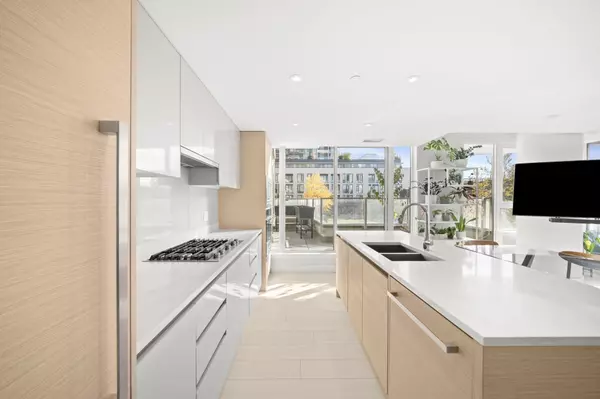 Vancouver, BC V5S 0J8,3538 Sawmill CRES #320