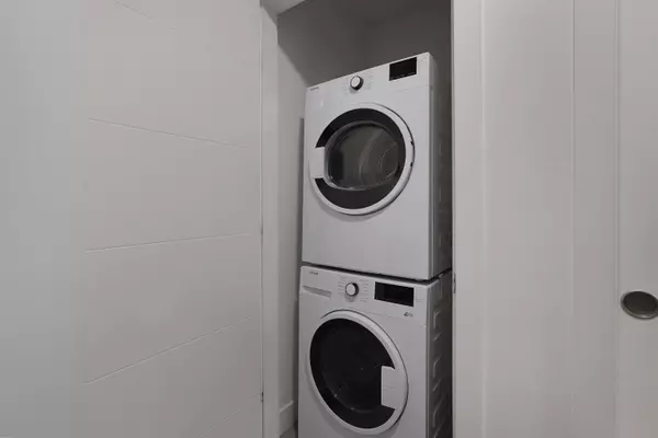 2035 Glenaire DR #124 North Vancouver, BC V7P 1Y2