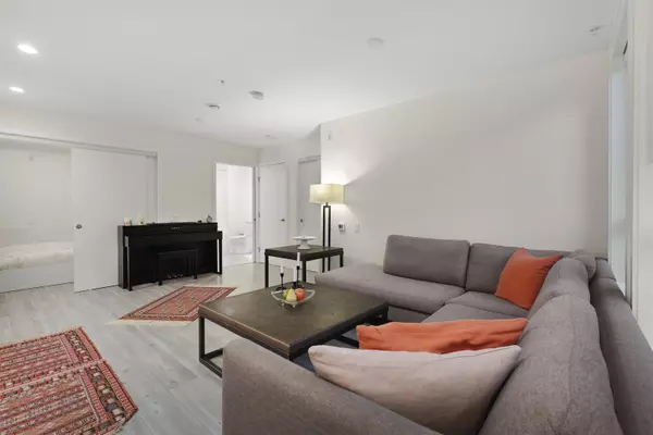 North Vancouver, BC V7P 1Y2,2035 Glenaire DR #124