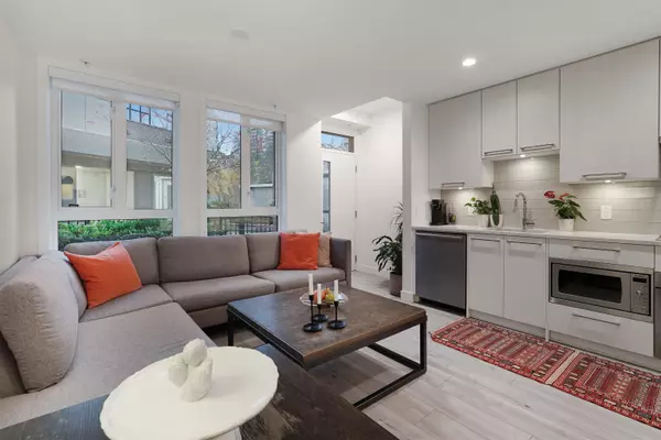 North Vancouver, BC V7P 1Y2,2035 Glenaire DR #124