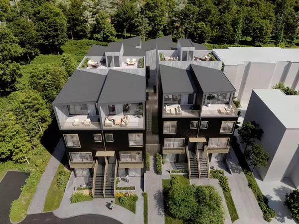 North Vancouver, BC V7M 2L3,2416 Western AVE