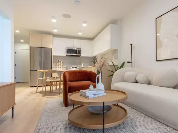 Surrey, BC V0V 0V0,13455 94a AVE #201